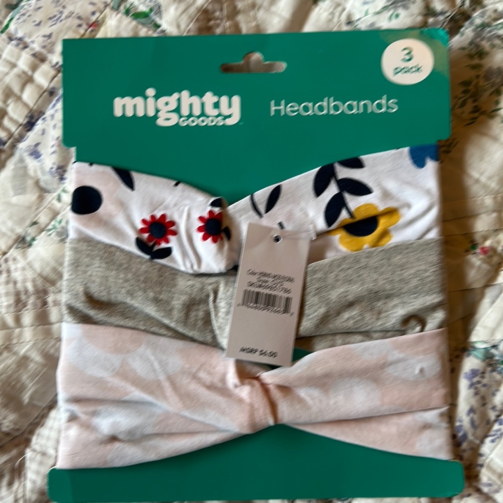Three. Pack of headbands.